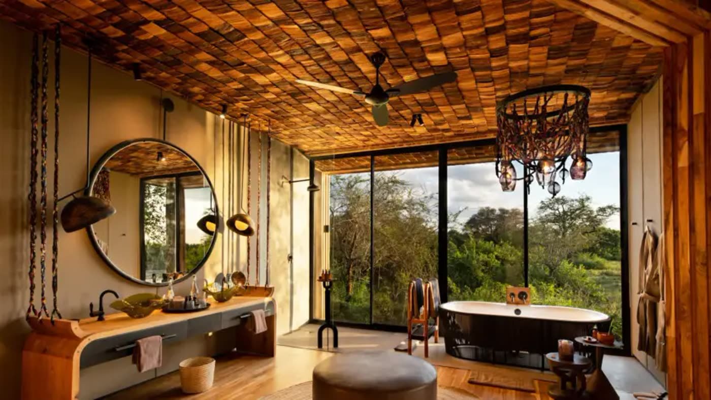 A luxurious lodge suite open to the wild