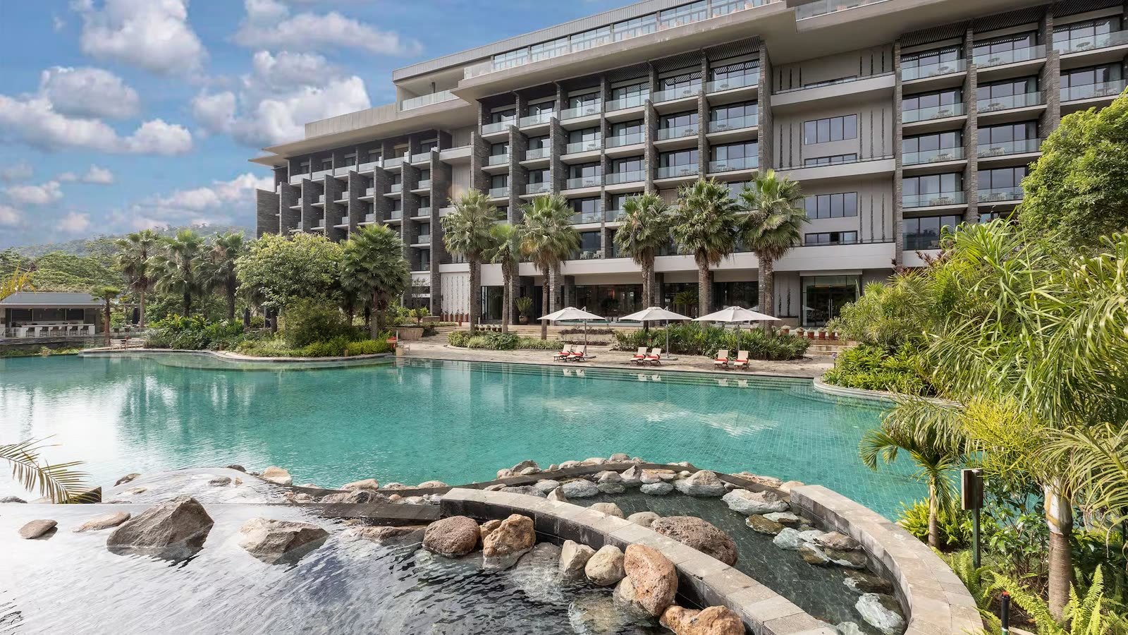 Gran Meliá Arusha, Foot of Mount Meru