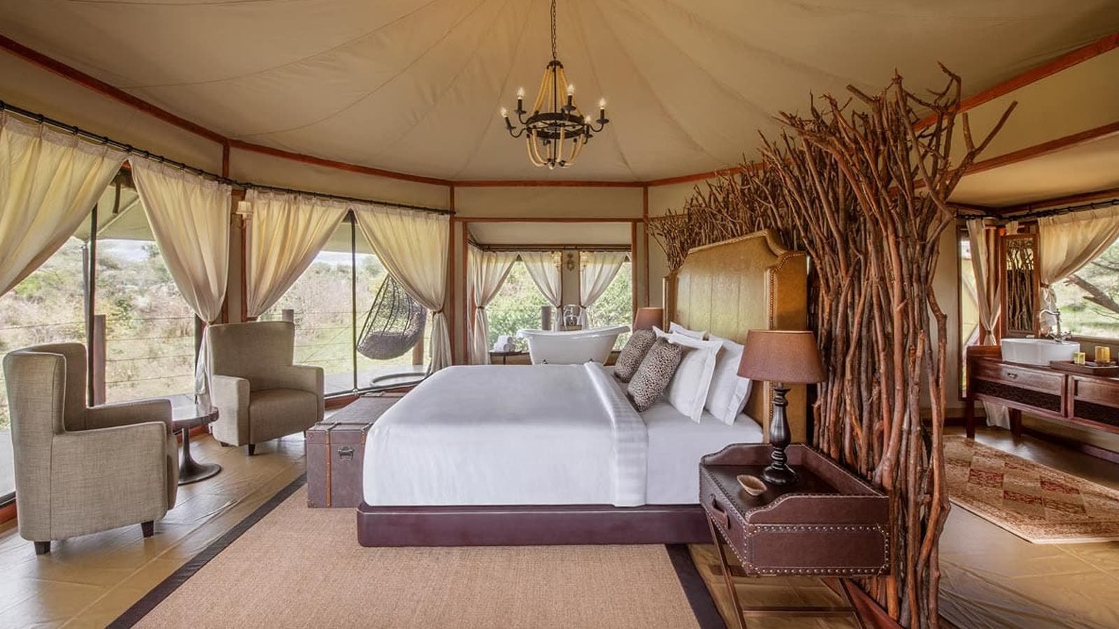 Kuro Treetops Lodge, Kopje Hill, park interior