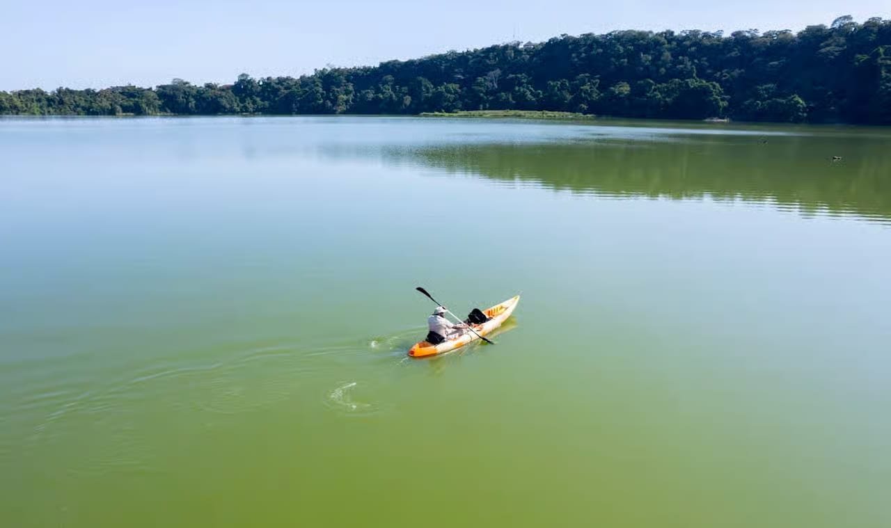 Lake Duluti Lodge, Lake Duluti, foot of Meru