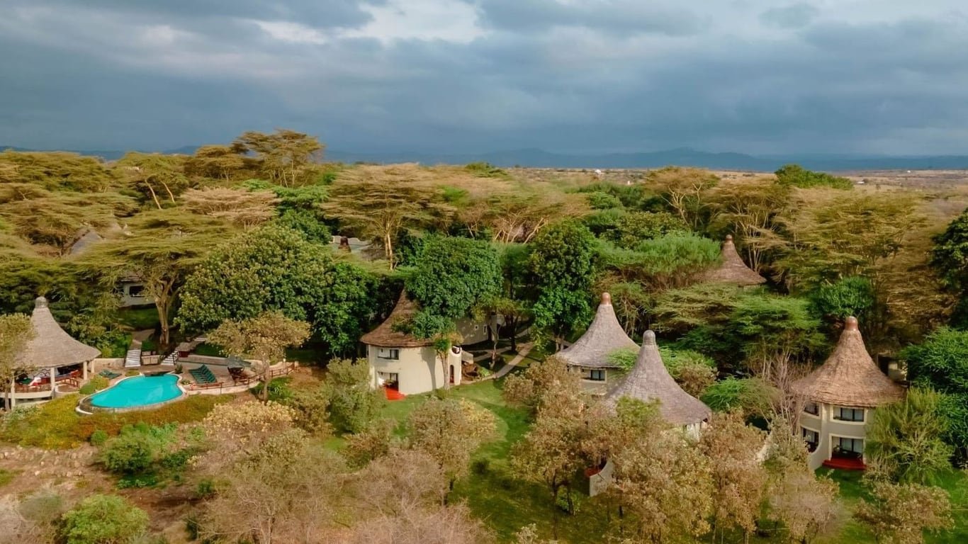 Lake Manyara Serena Safari Lodge, On the escarpment above the lake