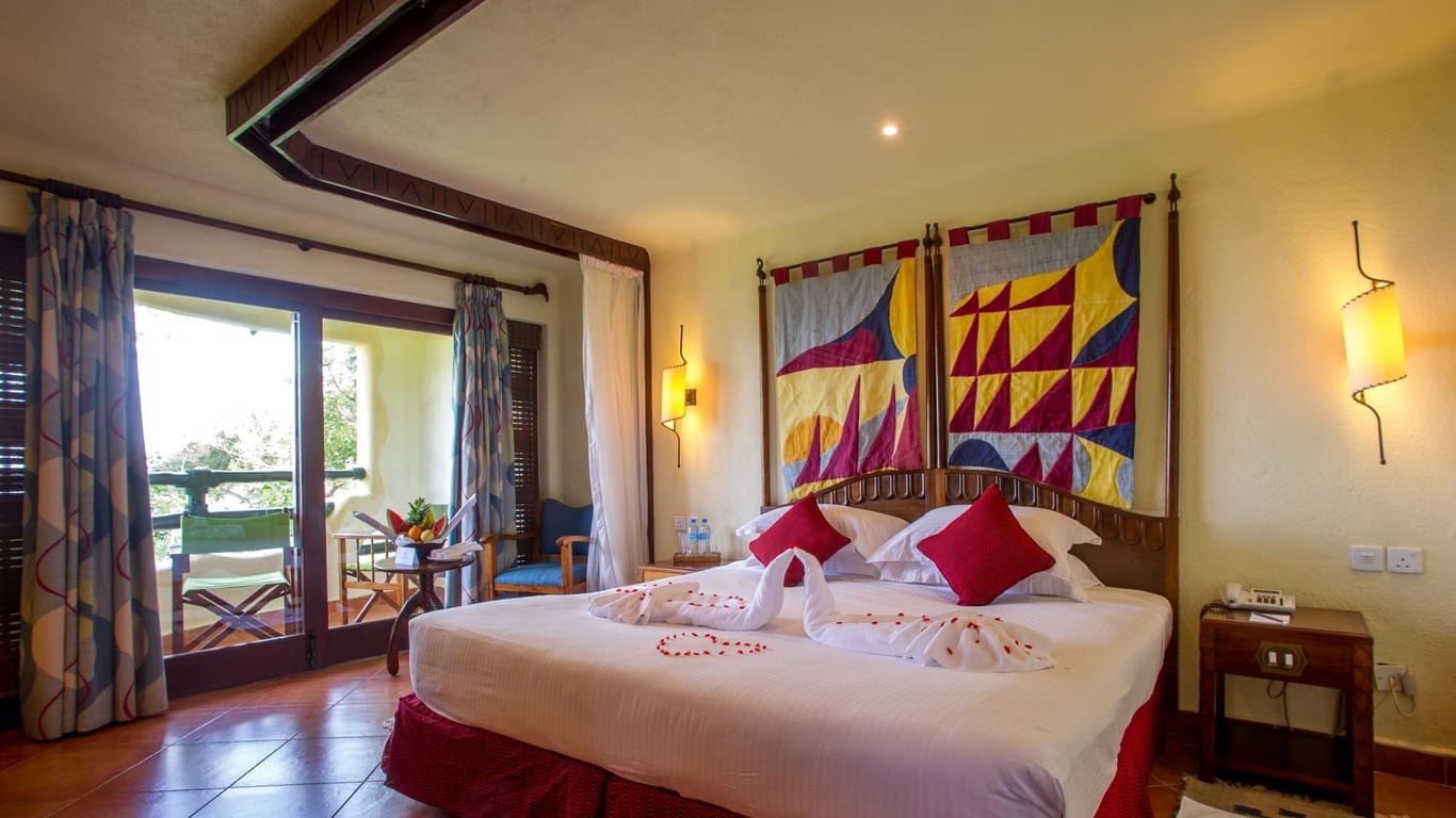 Lake Manyara Serena Safari Lodge, On the escarpment above the lake
