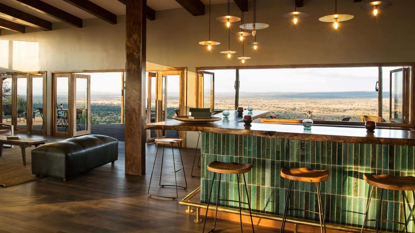 Mpingo Ridge Lodge, Escarpment over the river valley